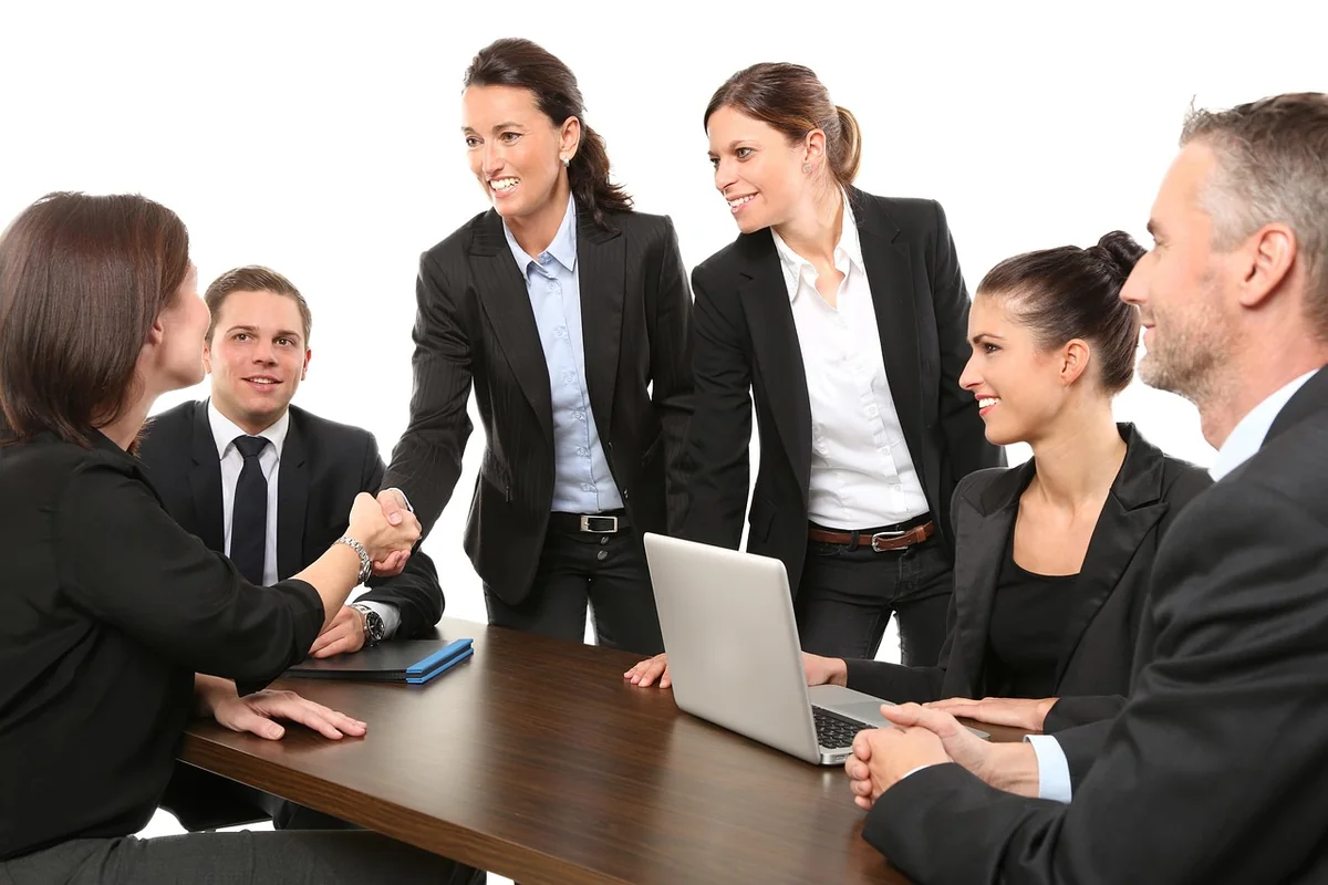 The Decision-Making Myth: Why AI Doesn't Replace Managers